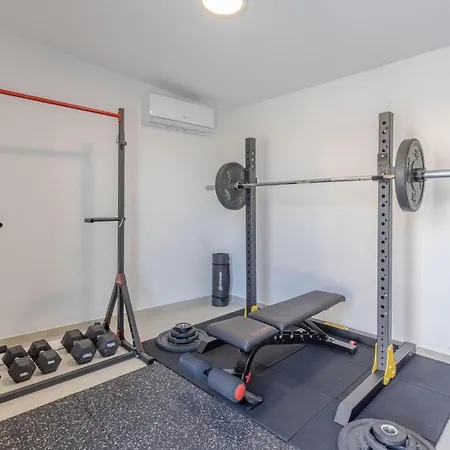 3 Bedroom Beautiful In Glavani Tatil Evi *