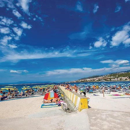 Hébergement de vacances 3 Bedroom Beautiful In Glavani Kostrena